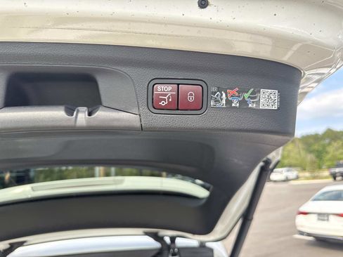 Used 2025 Mercedes-Benz GLE 350 4MATIC image 12