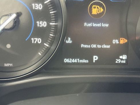 Used 2018 Jaguar F-PACE Prestige image 19