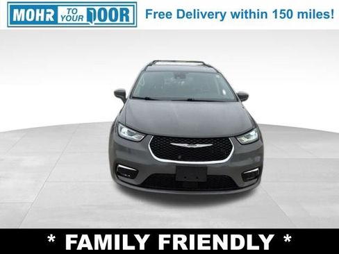 Used 2022 Chrysler Pacifica Touring-L FWD image 8