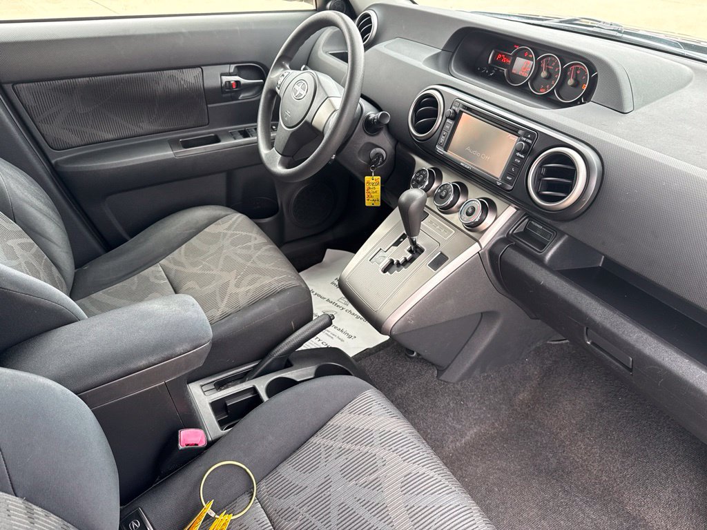 Used 2015 Scion xB FWD image 17