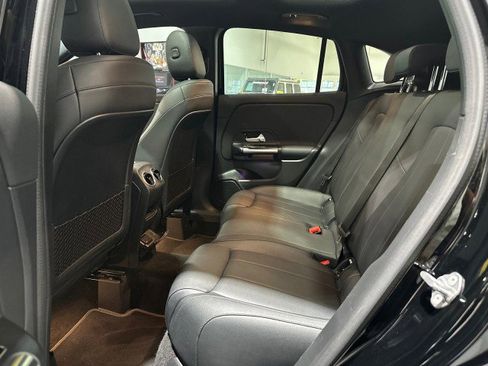 Used 2021 Mercedes-Benz GLA 250 4MATIC image 41