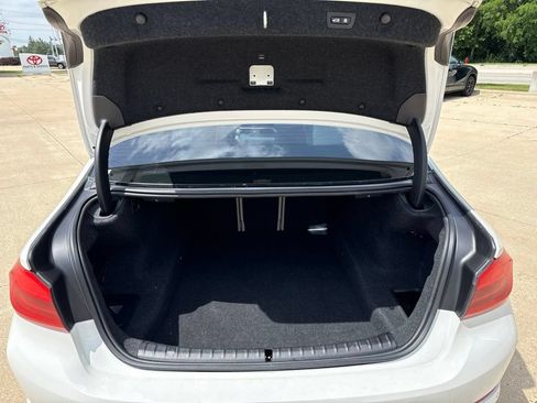 Used 2020 BMW 530i RWD image 15