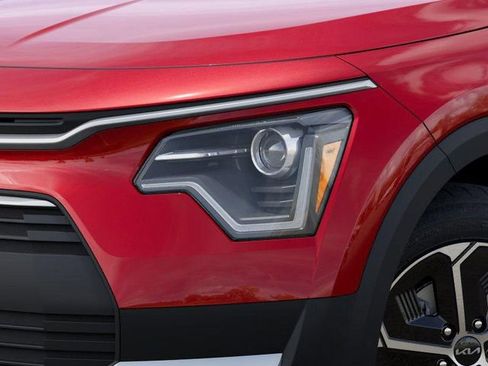 New 2025 Kia Niro EX image 10