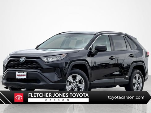 Certified 2022 Toyota RAV4 LE AWD/4WD image 1