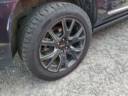 Used 2023 GMC Yukon XL Denali AWD/4WD image 21