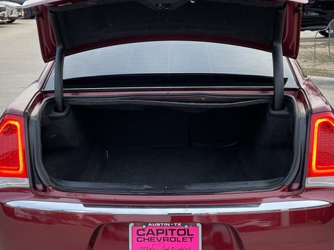 Used 2020 Chrysler 300 Limited image 25