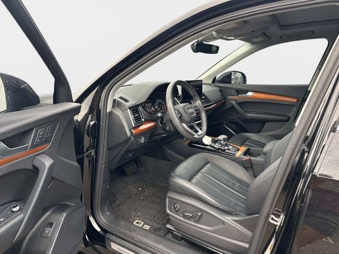 Used 2023 Audi Q5 2.0T Premium w/ Convenience Package image 11