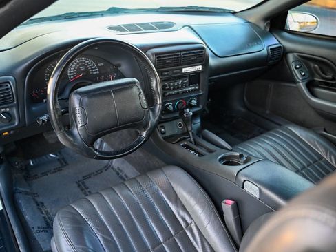 Used 1997 Chevrolet Camaro Z28 image 3