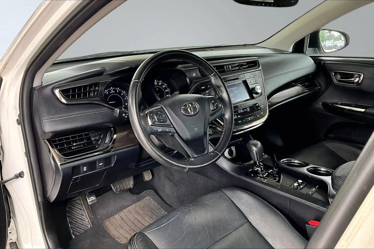 Used 2016 Toyota Avalon XLE Plus FWD image 14