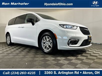 Used 2024 Chrysler Pacifica Touring-L