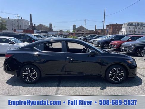 Used 2024 Nissan Sentra SV w/ Trunk Package FWD image 3
