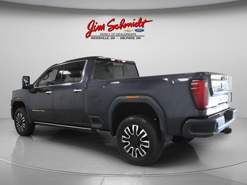Used 2024 GMC Sierra 2500 Denali Ultimate AWD/4WD image 4