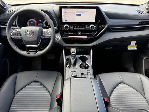 Used 2026 Toyota Highlander XSE AWD/4WD image 23