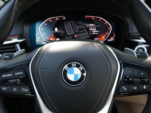 Used 2023 BMW 530i w/ Premium Package RWD image 29