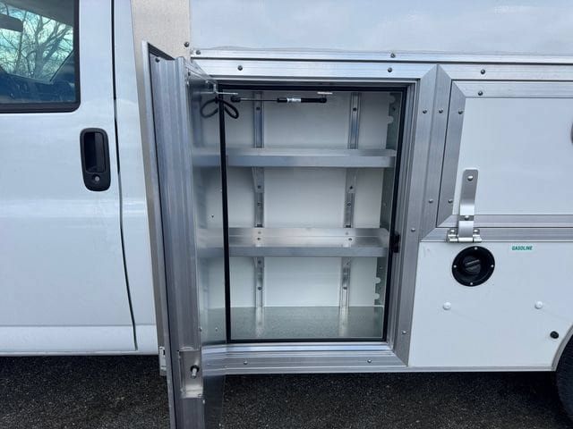 New 2026 GMC Savana 3500 w/ Power Convenience Package RWD image 9