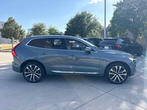 Used 2023 Volvo XC60 B5 Ultimate w/ Climate Package AWD/4WD image 4