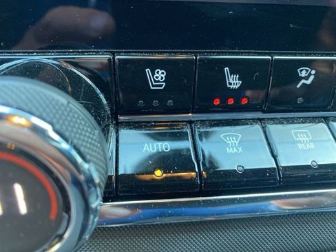 Used 2023 Chevrolet Colorado Z71 w/ Z71 Convenience Package 2 image 13