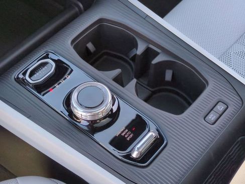 New 2026 Jeep Cherokee Overland image 21