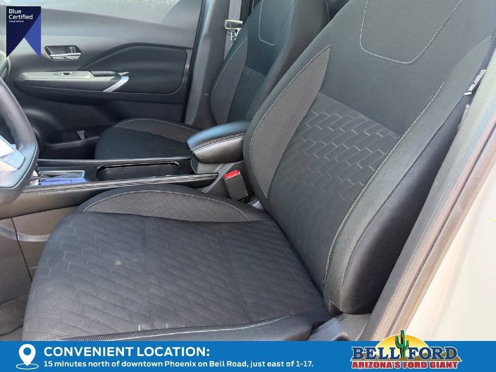Used 2023 Nissan Kicks SV w/ Interior Electronics Package FWD image 19
