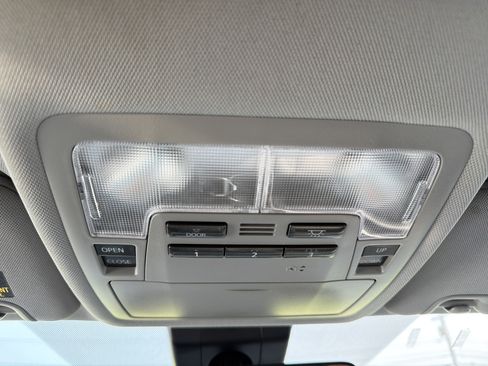 Certified 2018 Toyota Highlander XLE AWD/4WD image 23