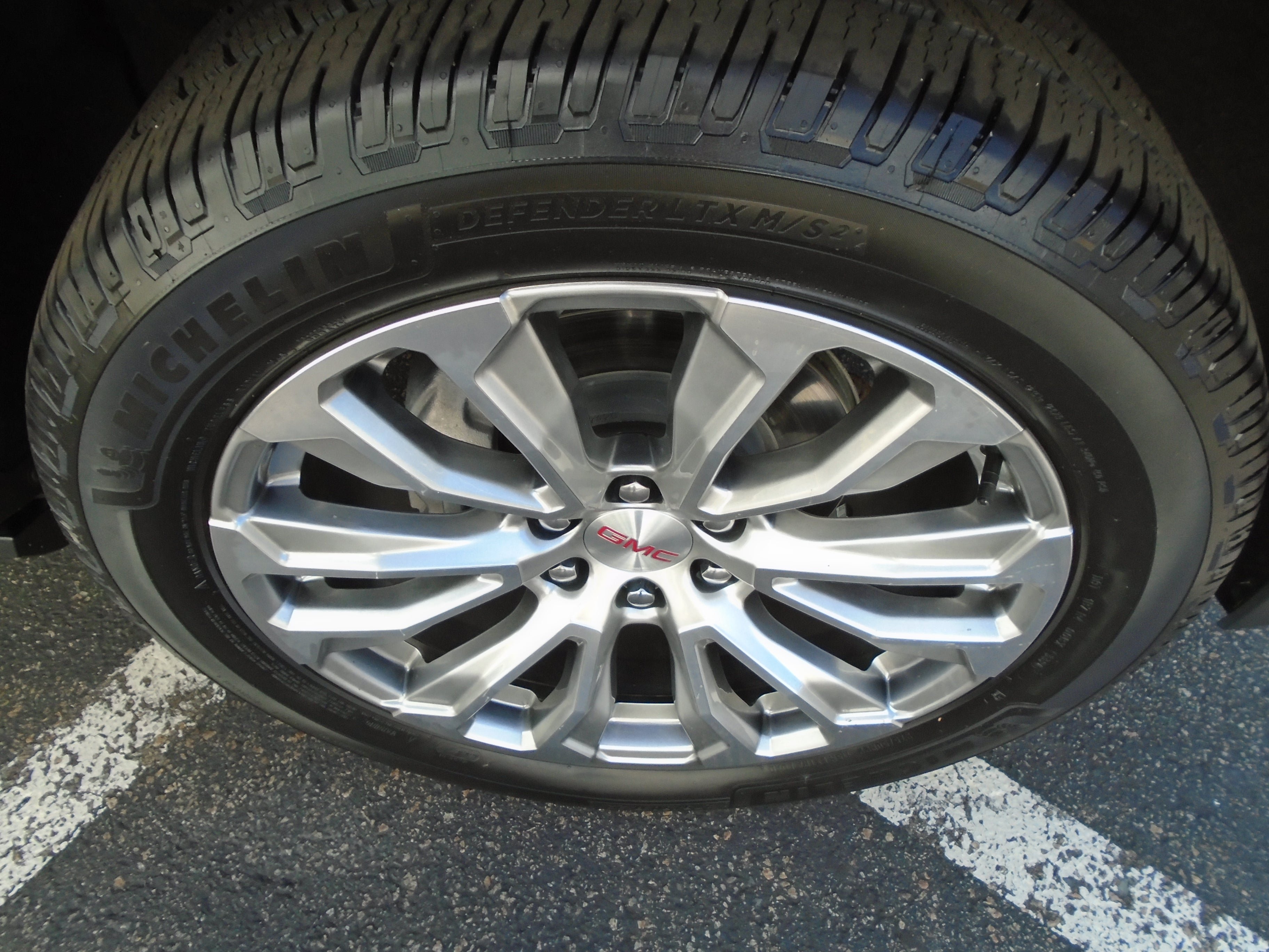 Used 2023 GMC Yukon Denali AWD/4WD image 22