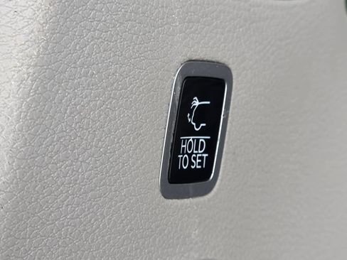 Used 2022 Jeep Wagoneer Series I AWD/4WD image 17