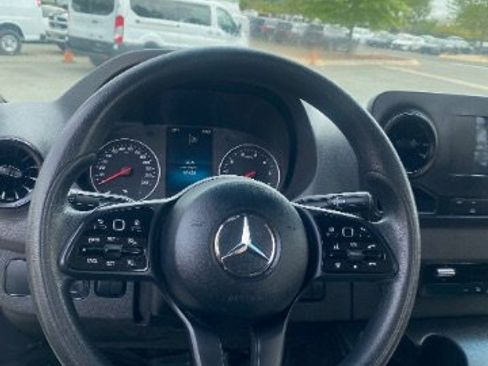 Used 2023 Mercedes-Benz Sprinter 2500 image 20