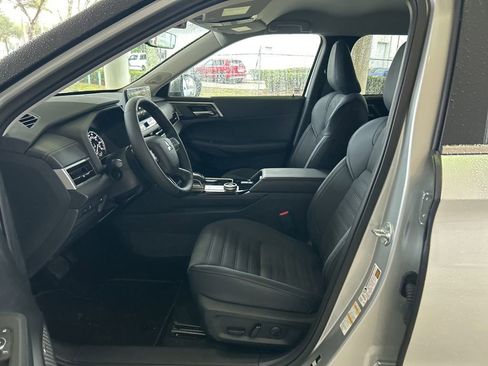 New 2026 Mitsubishi Outlander SE image 5