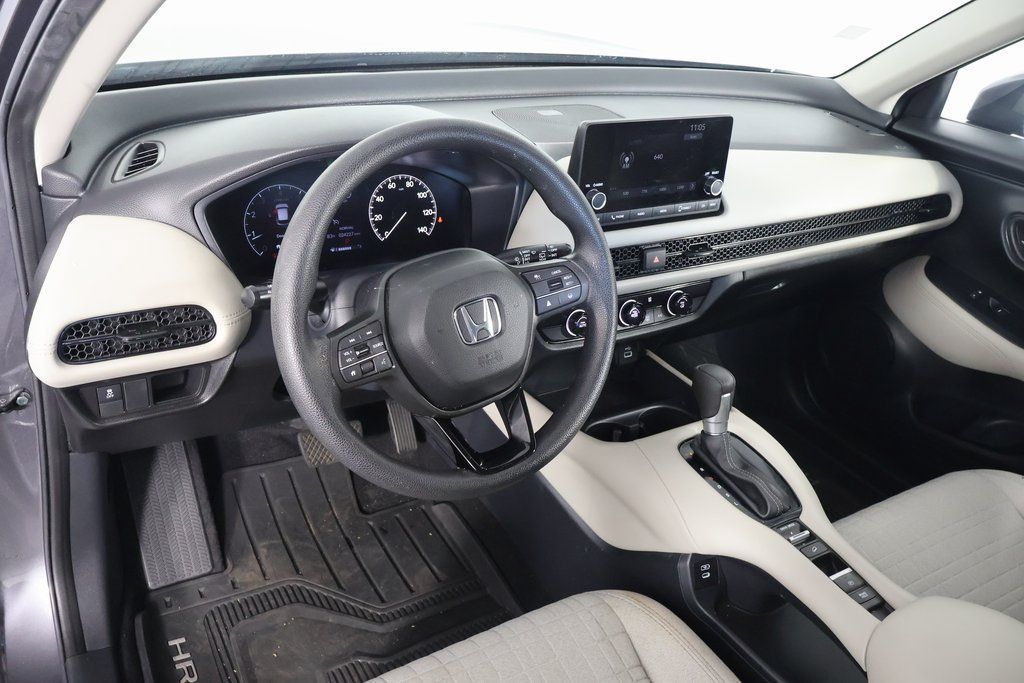 Used 2025 Honda HR-V LX image 5