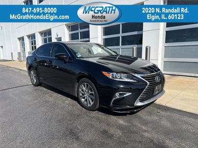 Used 2017 Lexus ES 300h w/ Luxury Package