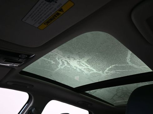 Used 2025 Kia Sorento S w/ Panoramic Sunroof Package image 27