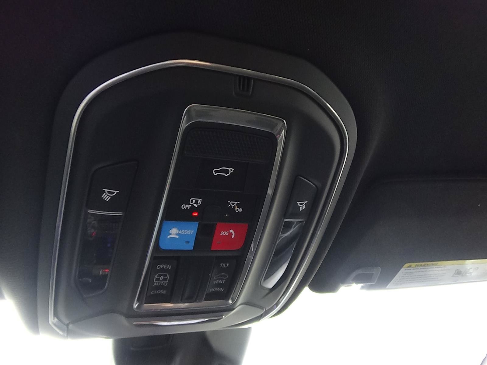 Certified 2025 Jeep Grand Cherokee L Altitude AWD/4WD image 32