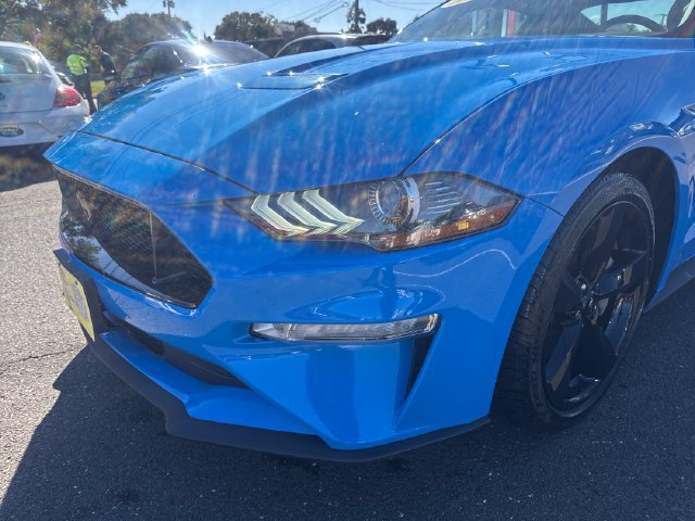 Used 2022 Ford Mustang GT w/ Black Accent Package RWD image 34