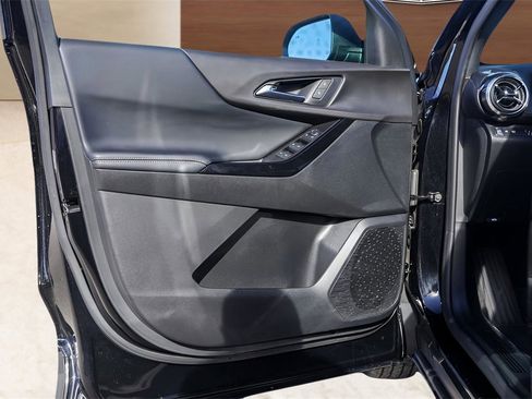 Used 2025 Chevrolet Equinox LT w/ Safety and Technology Package image 21