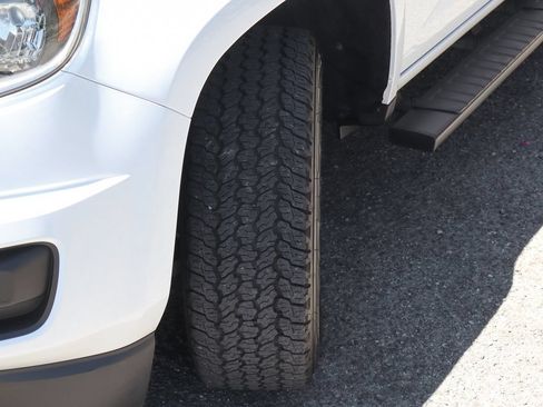 Used 2018 Chevrolet Colorado LT RWD image 36