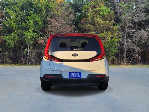 Used 2020 Kia Soul LX image 18