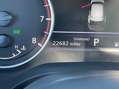 Used 2025 Nissan Rogue SV image 40