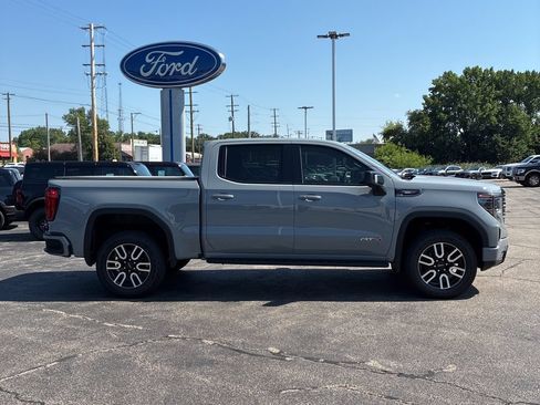 Used 2025 GMC Sierra 1500 AT4 w/ AT4 Premium Package AWD/4WD image 13