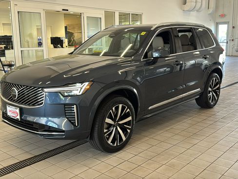 New 2026 Volvo XC90 B5 Core w/ Protection Package AWD/4WD image 9