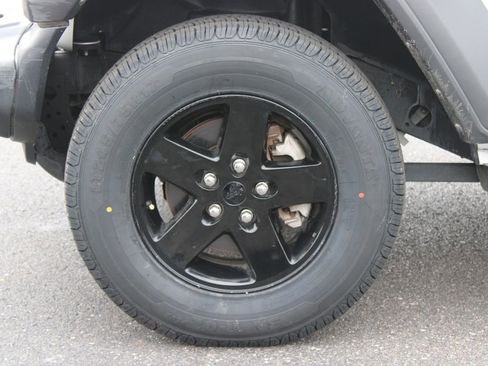 Used 2019 Jeep Wrangler Unlimited Sport S AWD/4WD image 17