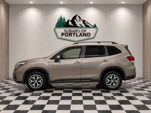 Used 2019 Subaru Forester Premium AWD/4WD image 5