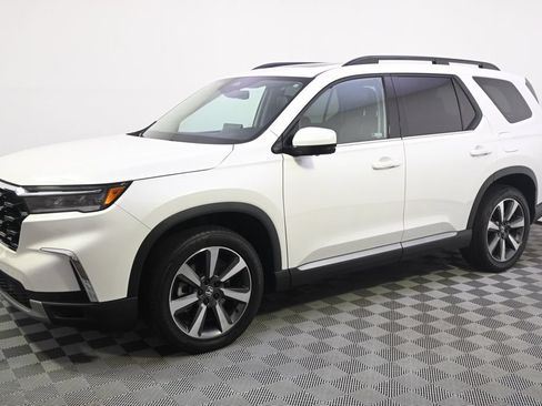 Used 2024 Honda Pilot Elite image 2