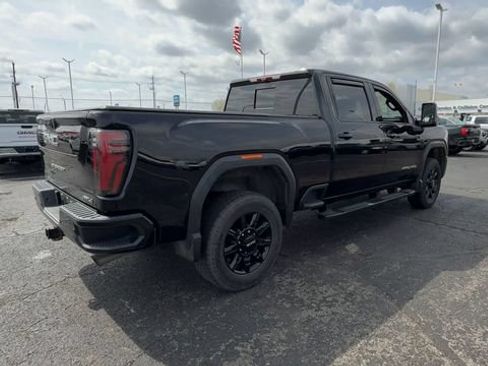 Used 2024 GMC Sierra 2500 AT4 w/ Technology Package AWD/4WD image 8