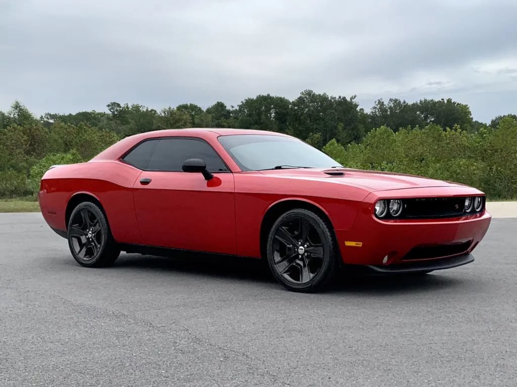 Used 2012 Dodge Challenger R/T RWD image 1