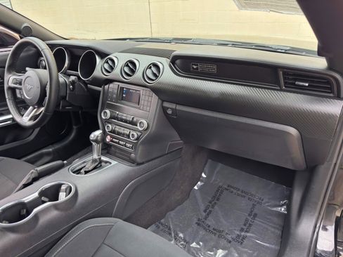 Used 2020 Ford Mustang Coupe RWD image 13