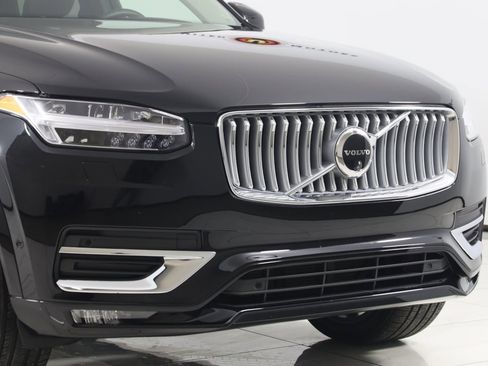 Used 2025 Volvo XC90 B5 Plus w/ Protection Package Premier image 42