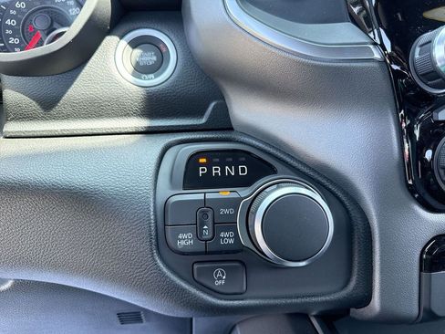 New 2026 RAM 1500 Express AWD/4WD image 18