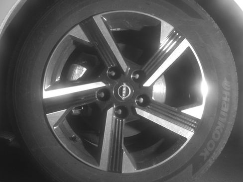 Used 2025 Nissan Sentra SV FWD image 9