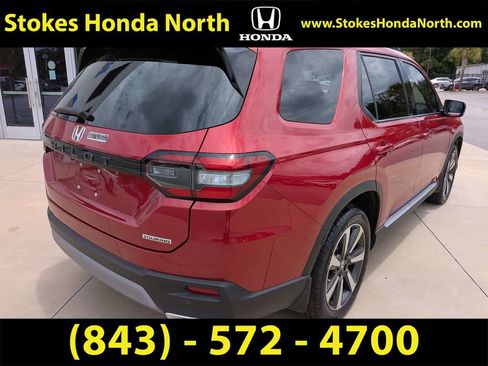 Certified 2025 Honda Pilot Touring image 3