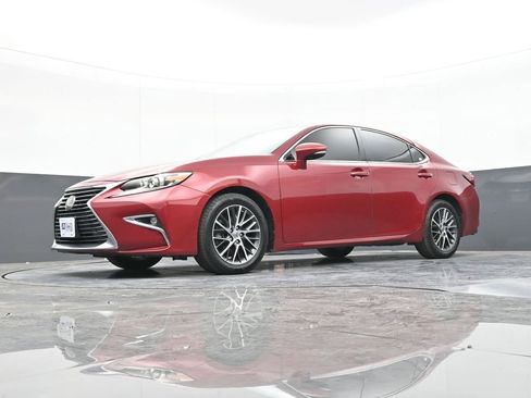 Used 2017 Lexus ES 350 w/ Luxury Package FWD image 50